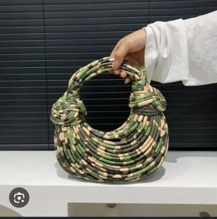Women’s Fashion Hand-Woven Clutch Bag